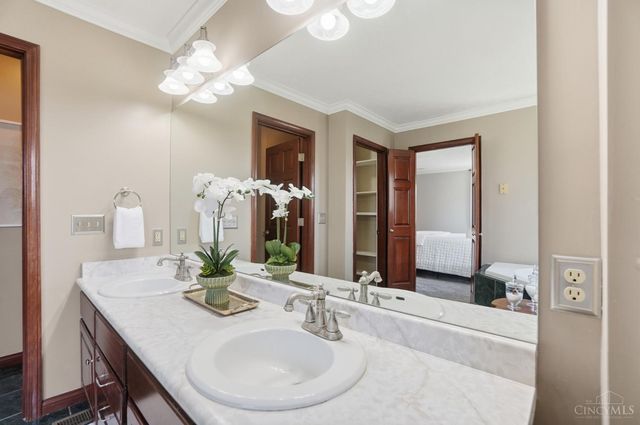 1 Pendle Point, Miamisburg, OH 45342