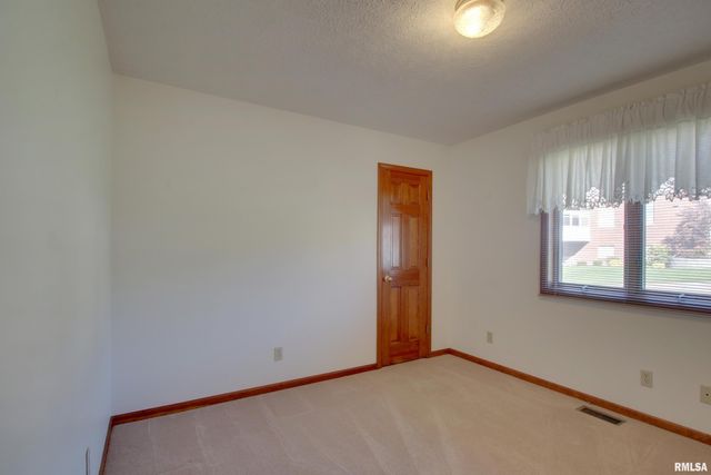 305 Shannon Drive, Quincy, IL 62301