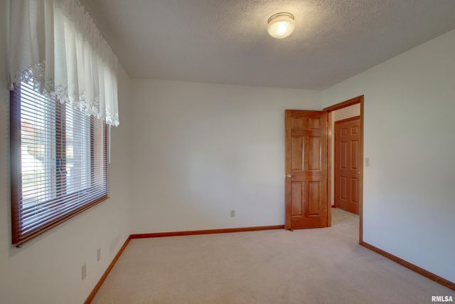 305 Shannon Drive, Quincy, IL 62301