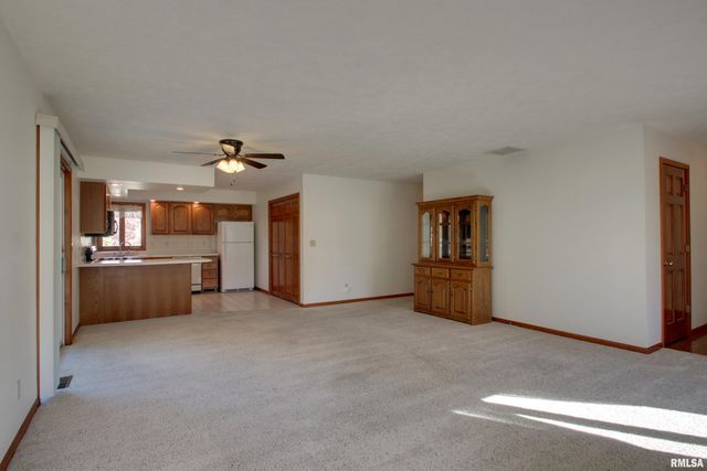 305 Shannon Drive, Quincy, IL 62301