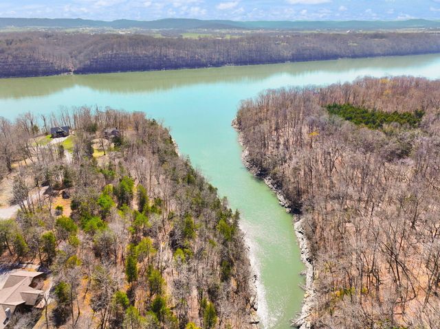 8 Beechwood Drive, Nancy, KY 42544