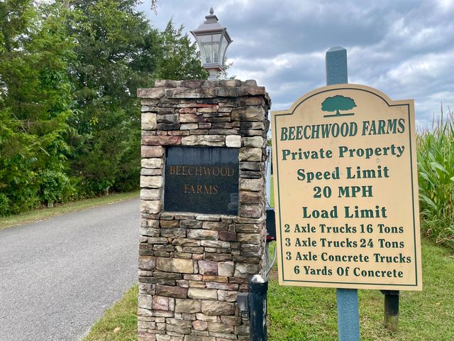 8 Beechwood Drive, Nancy, KY 42544