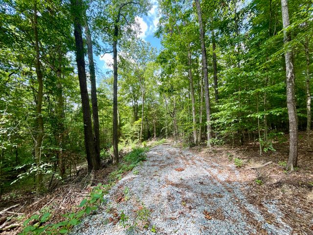 8 Beechwood Drive, Nancy, KY 42544