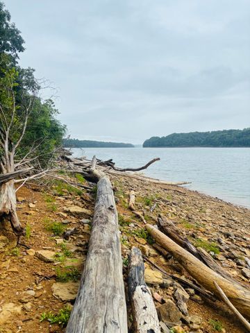 8 Beechwood Drive, Nancy, KY 42544