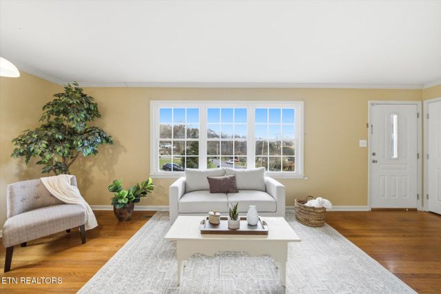 124 Crest Lane, Clinton, TN 37716