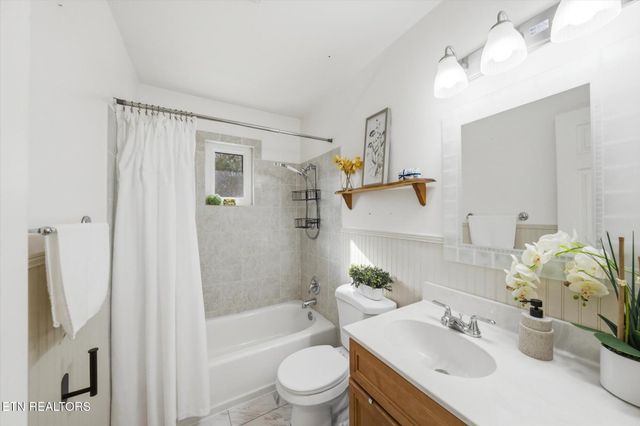 124 Crest Lane, Clinton, TN 37716