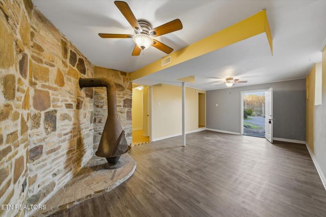 124 Crest Lane, Clinton, TN 37716