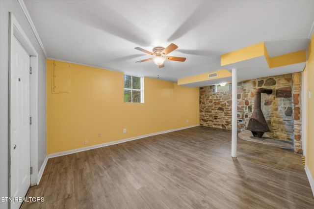 124 Crest Lane, Clinton, TN 37716