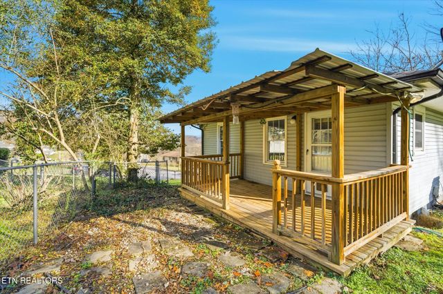 124 Crest Lane, Clinton, TN 37716