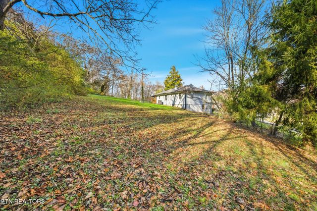 124 Crest Lane, Clinton, TN 37716