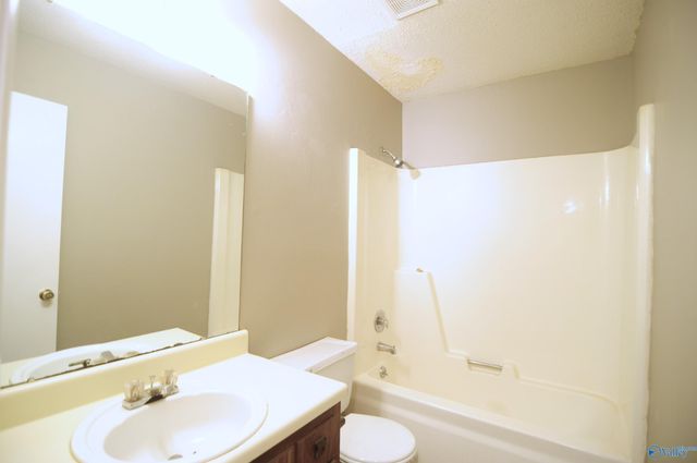 2701 Lantern Walk B, Huntsville, AL 35803