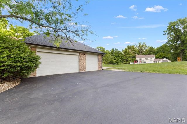 216 Whiting Lane, Clarkson Valley, MO 63005