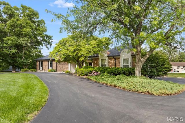 216 Whiting Lane, Clarkson Valley, MO 63005