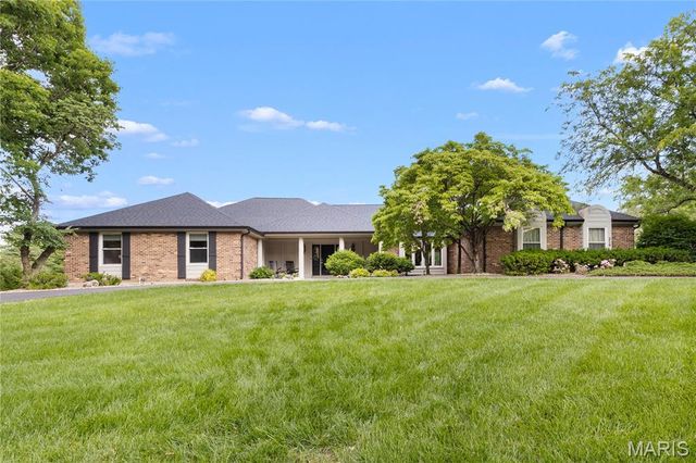 216 Whiting Lane, Clarkson Valley, MO 63005