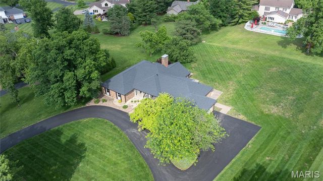 216 Whiting Lane, Clarkson Valley, MO 63005