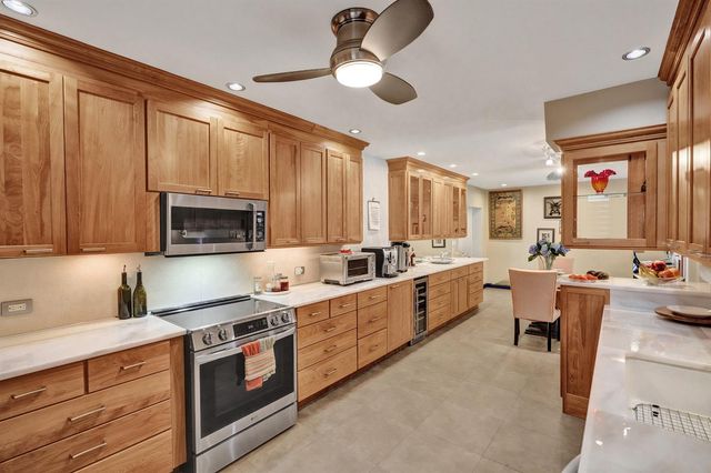 908 NE 16th Place, Fort Lauderdale, FL 33305