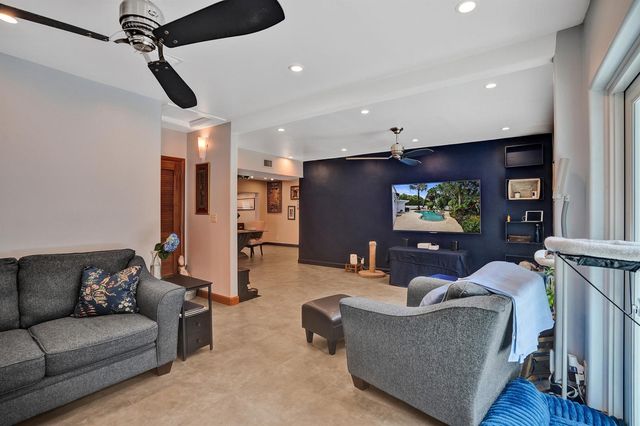 908 NE 16th Place, Fort Lauderdale, FL 33305