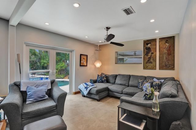 908 NE 16th Place, Fort Lauderdale, FL 33305