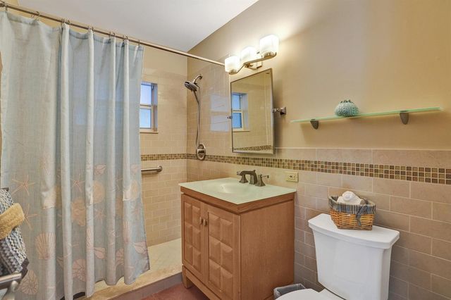 908 NE 16th Place, Fort Lauderdale, FL 33305