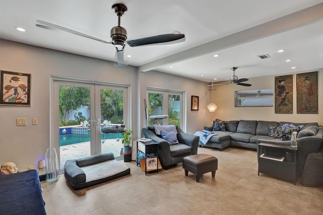 908 NE 16th Place, Fort Lauderdale, FL 33305