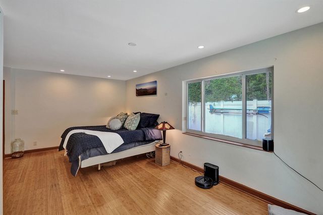 908 NE 16th Place, Fort Lauderdale, FL 33305
