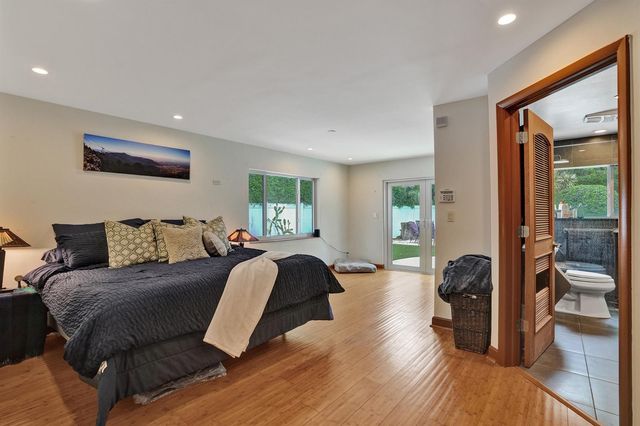 908 NE 16th Place, Fort Lauderdale, FL 33305