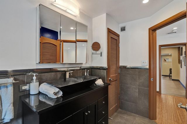 908 NE 16th Place, Fort Lauderdale, FL 33305