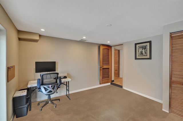 908 NE 16th Place, Fort Lauderdale, FL 33305