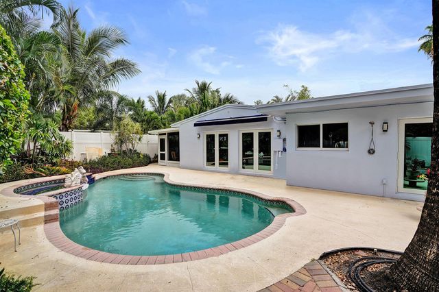 908 NE 16th Place, Fort Lauderdale, FL 33305