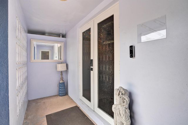 908 NE 16th Place, Fort Lauderdale, FL 33305