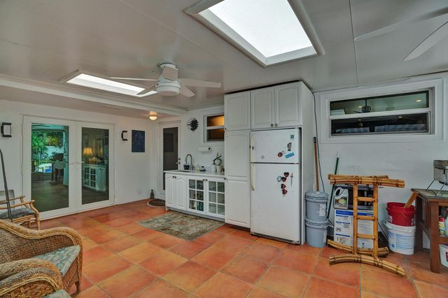 908 NE 16th Place, Fort Lauderdale, FL 33305