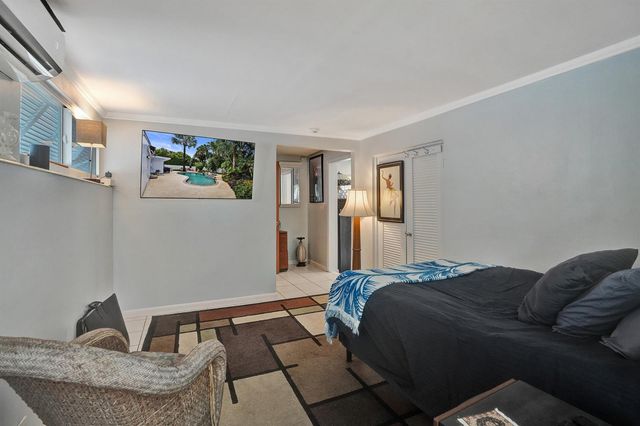 908 NE 16th Place, Fort Lauderdale, FL 33305