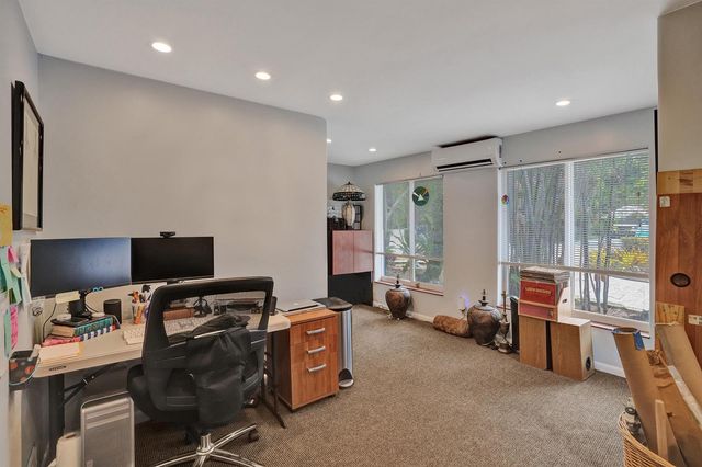 908 NE 16th Place, Fort Lauderdale, FL 33305