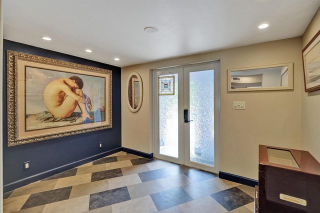 908 NE 16th Place, Fort Lauderdale, FL 33305