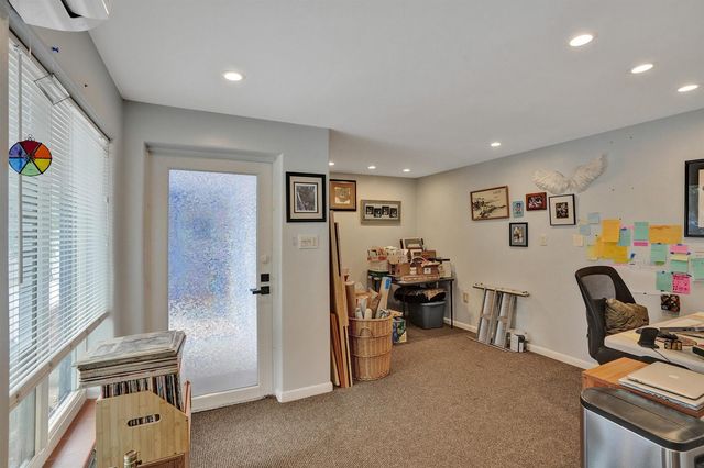 908 NE 16th Place, Fort Lauderdale, FL 33305