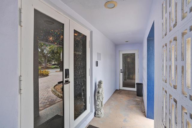 908 NE 16th Place, Fort Lauderdale, FL 33305