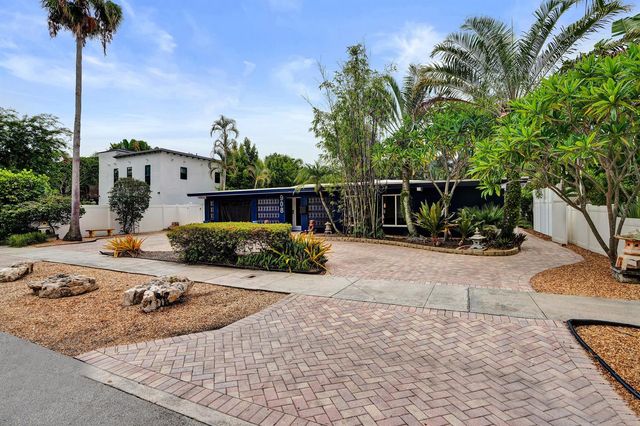 908 NE 16th Place, Fort Lauderdale, FL 33305