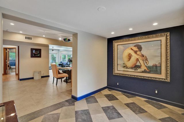 908 NE 16th Place, Fort Lauderdale, FL 33305