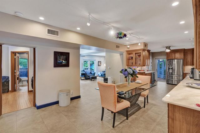 908 NE 16th Place, Fort Lauderdale, FL 33305