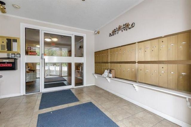 490 River Rd Apt 31, Manchester, NH 03104