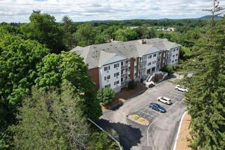 490 River Rd Apt 31, Manchester, NH 03104