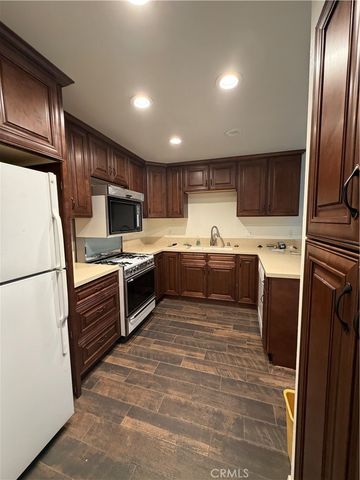 17811 Devonshire, Northridge, CA 91325