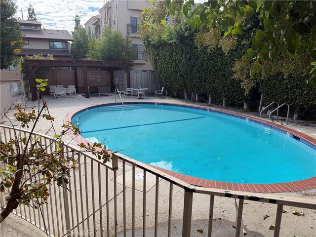 17811 Devonshire, Northridge, CA 91325