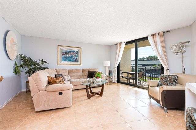 3912 S Ocean Boulevard 208, Highland Beach, FL 33487