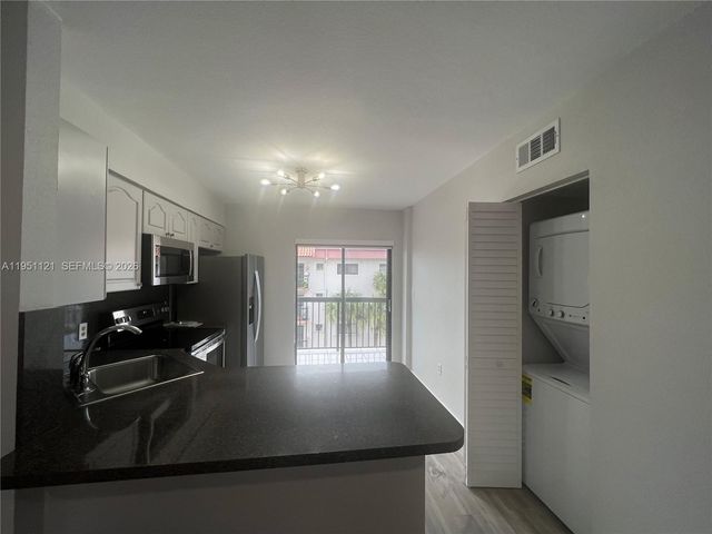 5420 W 21st Ct 412, Hialeah, FL 33016