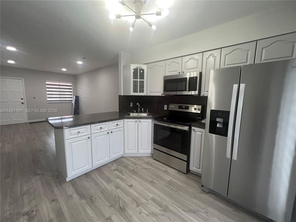 5420 W 21st Ct 412, Hialeah, FL 33016