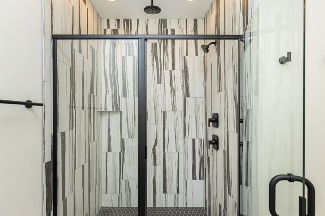 6641 River Bend Drive, Johnston, IA 50131