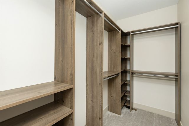 6641 River Bend Drive, Johnston, IA 50131