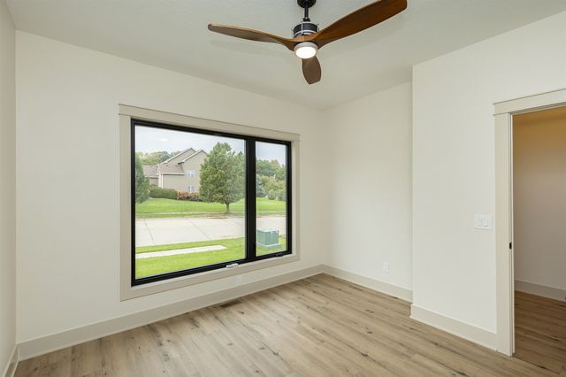 6641 River Bend Drive, Johnston, IA 50131