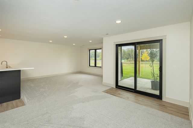 6641 River Bend Drive, Johnston, IA 50131